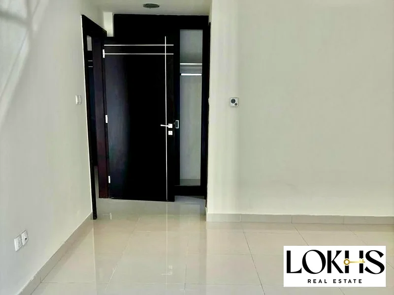 6 Cheques I Spacious Unit I Prime Location63765185386369113