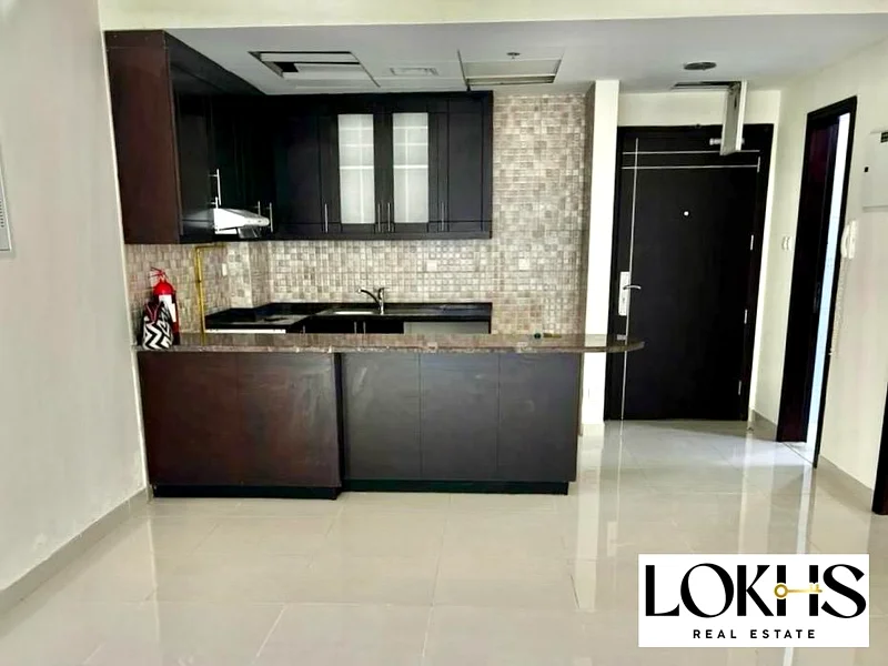 6 Cheques I Spacious Unit I Prime Location63765185386369110