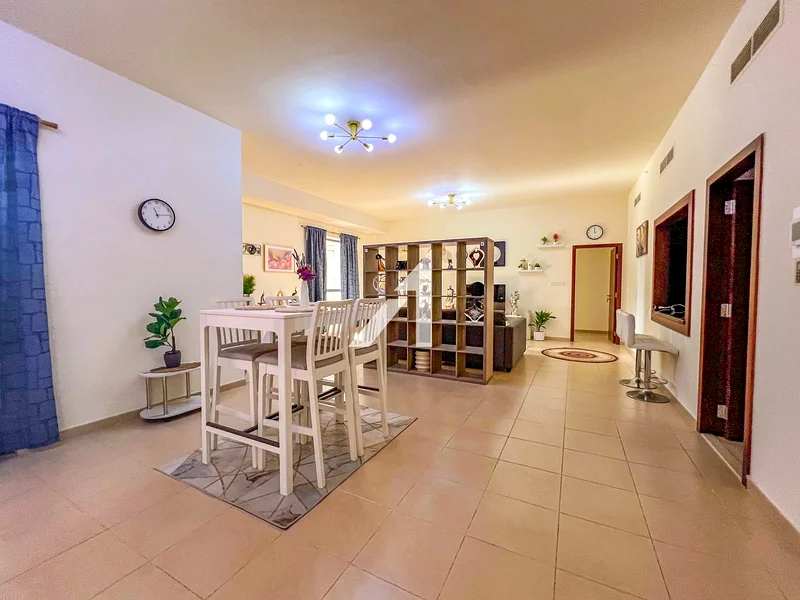 Luxury Living | Spacious | Middle Floor | Upgraded63936814537219114