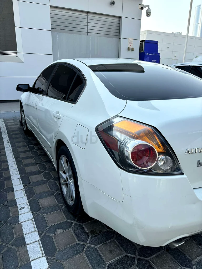 نيسان ألتيما محفوظة جيدًا63613130366465111
