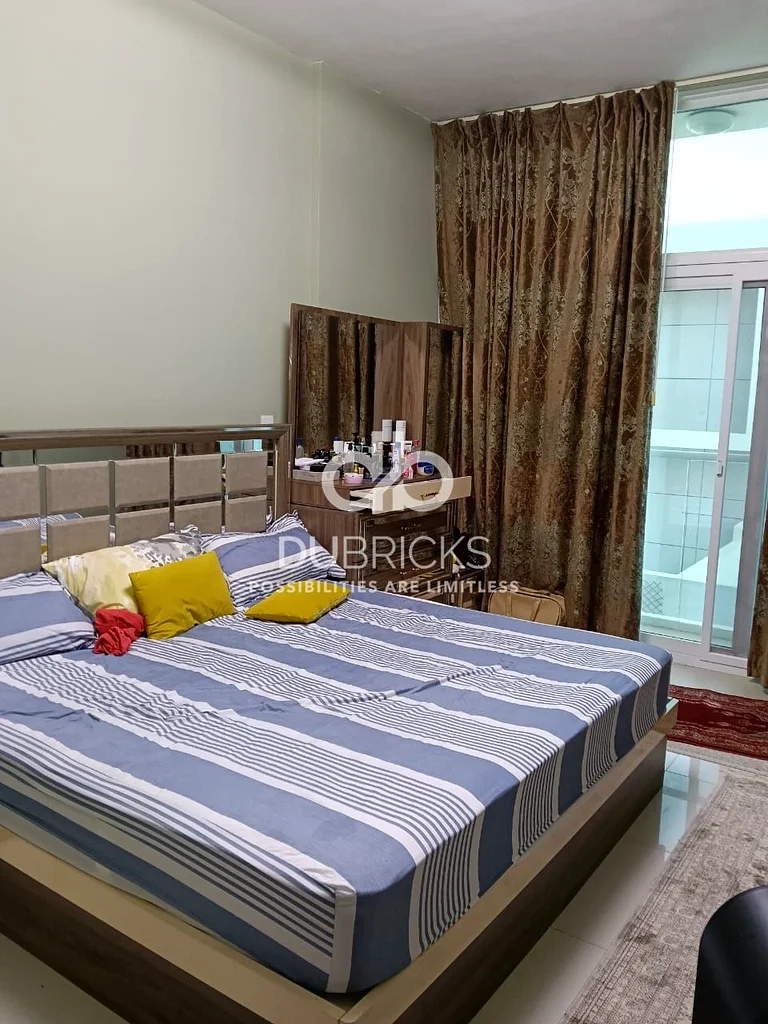 Upgraded & Extended R2MB Townhouse | Premium Layout | Vacant on Transfer64001701195138112