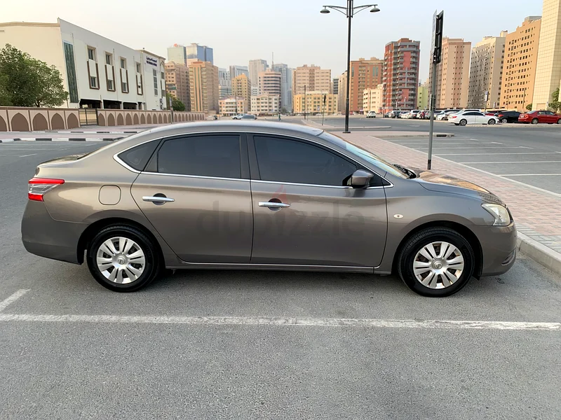 سيارة نيسان سنترا قيادة سيدة63612797634433113