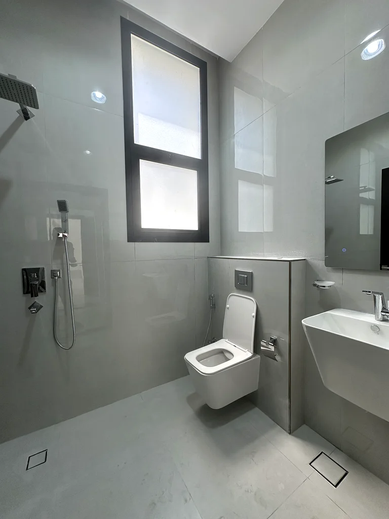 Elegant Family Villa 5 Master Bedrooms Hall Majlis Maid room Villa for Rent At Baniyas Abu Dhabi63625044349185111
