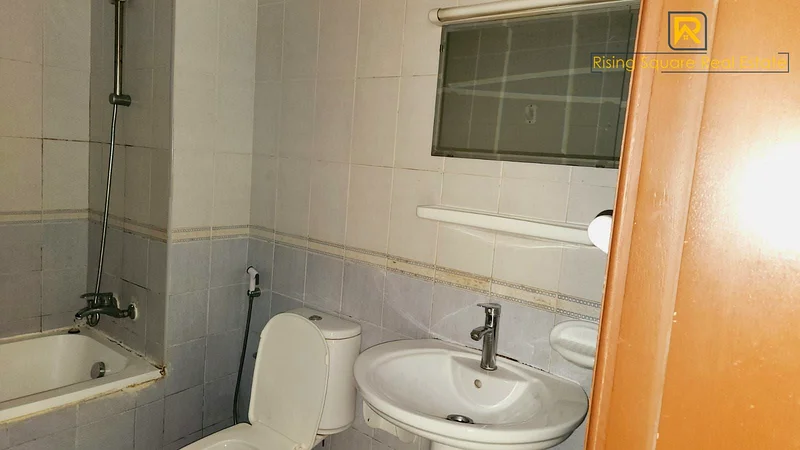 شقة ب studio مع شرفة في مبنى عائلي ومحفوظة جيدًا63992405397889114