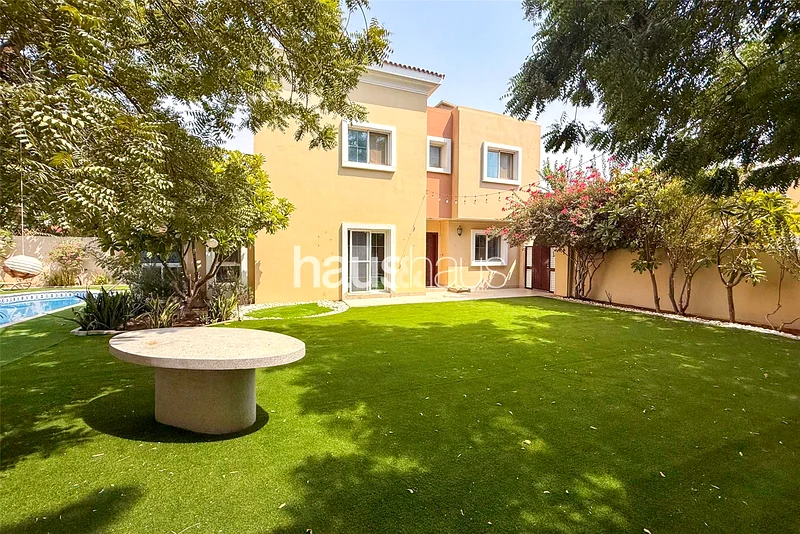 مسبح خاص | ديكورات محدثة | بالقرب من البحيرة63612101362306111
