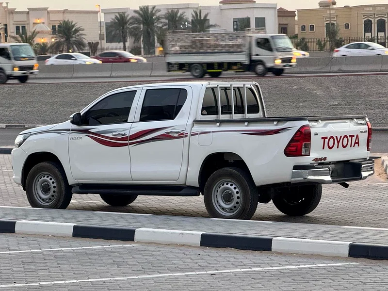 تويوتا هيلوكس أوتوماتيك 4x4 ديزل 202063612449748737112