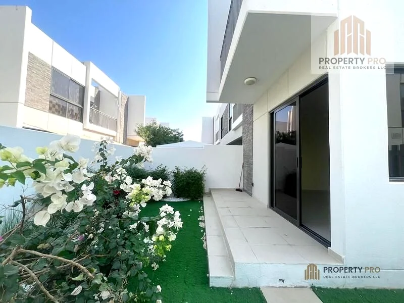 فيلا مكونة من 3 غرف نوم وغرفة خادمة للإيجار في جونيبر داماك هيلز63740867931394111