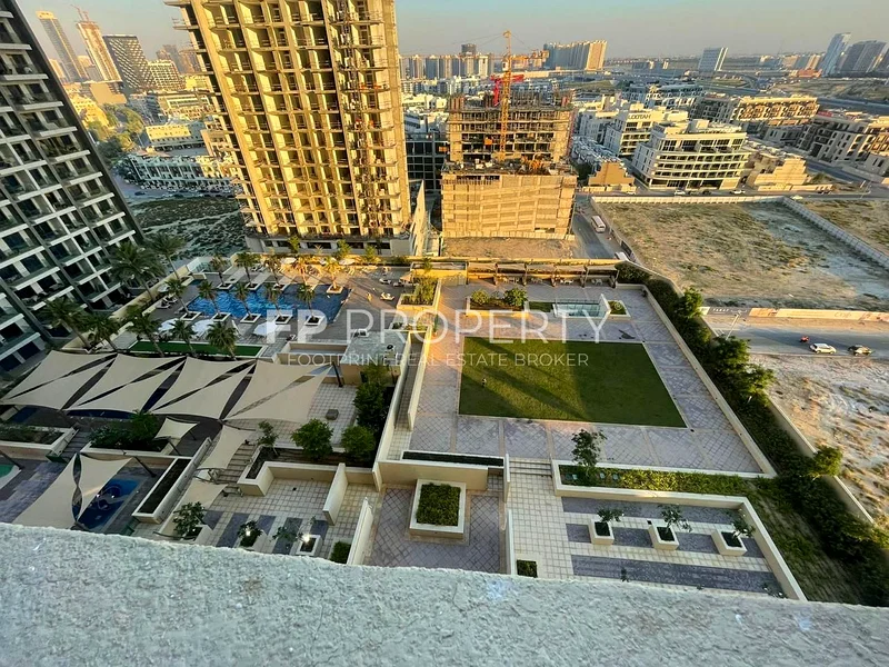 مؤثثة بالكامل | طابق عالٍ | وحدة شاغرة63784718055555110