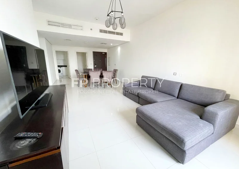 مؤثثة بالكامل | طابق عالٍ | وحدة شاغرة63784718055555111