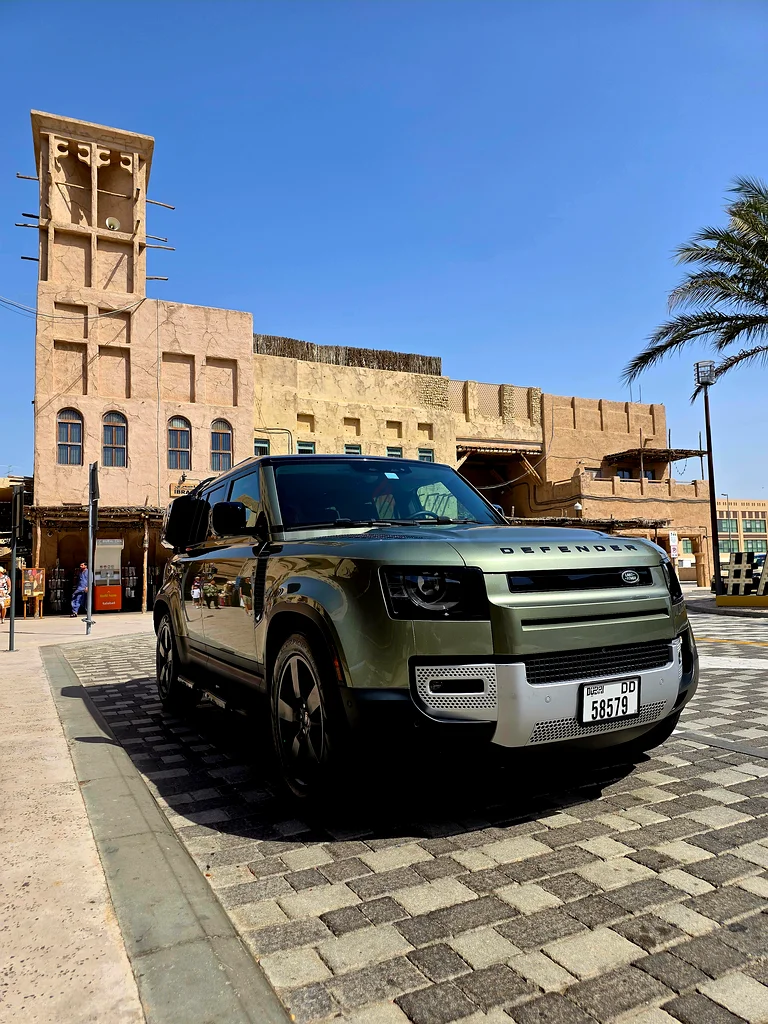 Land Rover Defender 110s P300 – Pangea Green63612091170306111
