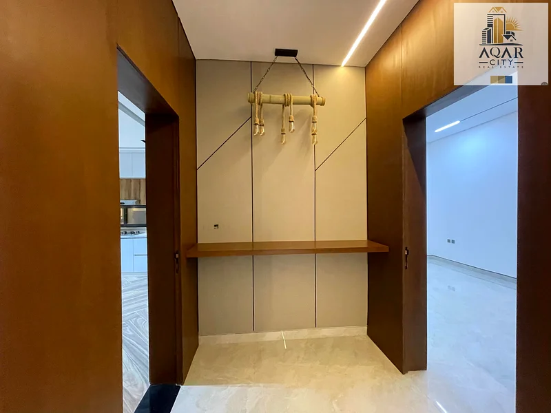 فرصة ذهبية بتشطيبات مميزة وتصميم ممتاز في منطقة الهيليو 2 مقابل مجتمع أزها، وبسعر يشمل63912682402050112