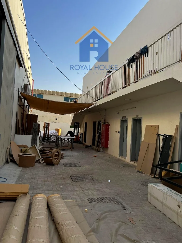 للبيع، مساحتان بالمتر المربع + سكن للعمال63818498054785112