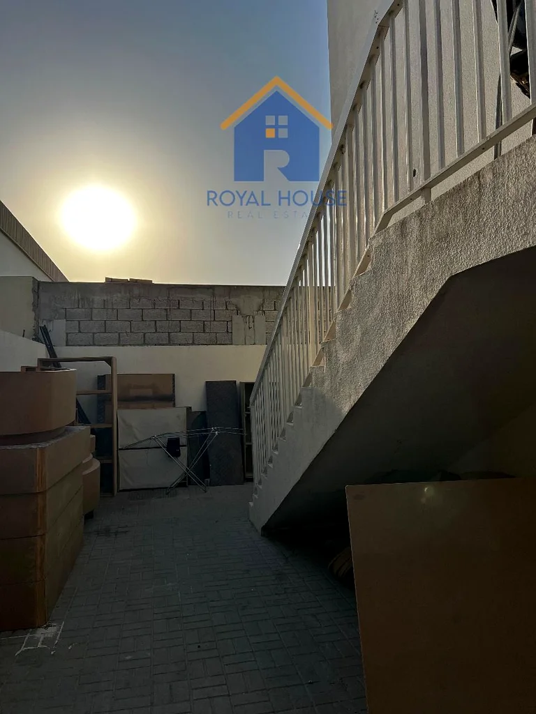 للبيع، مساحتان بالمتر المربع + سكن للعمال63818498054785111