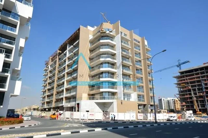 Spacious 2-Bedroom Apartment Overlooking Pool | Prime Living in Platinum Residence63746698700290110