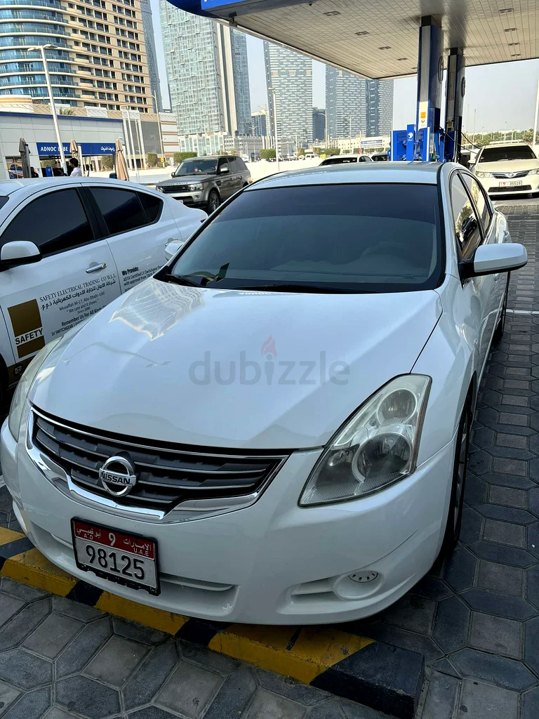 نيسان ألتيما محفوظة جيدًا636131303664651123