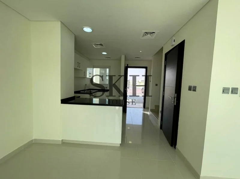 3BR Townhouse | Single Row | Spacious L-Shape Garden64003601513473112