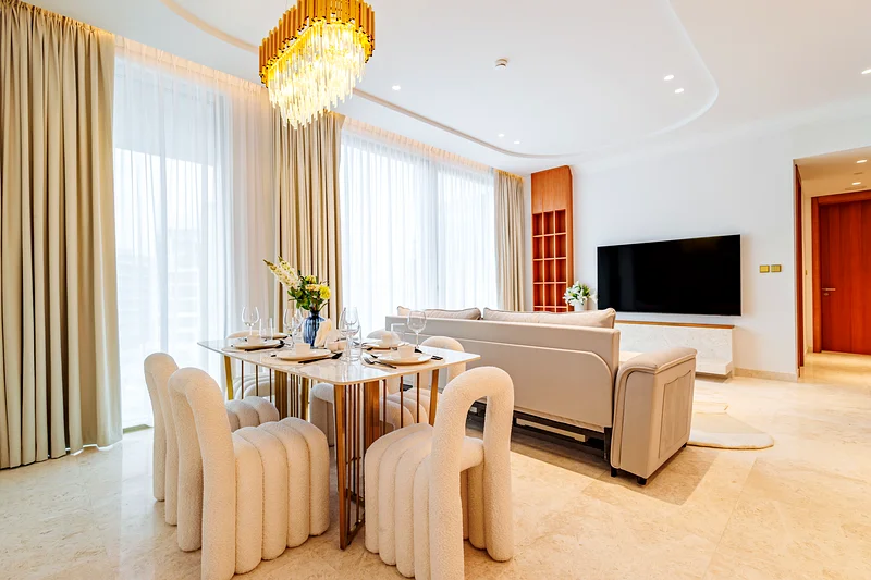 Luxury Palm Escape | Elegant 2BR | Private Beach63831912674307112