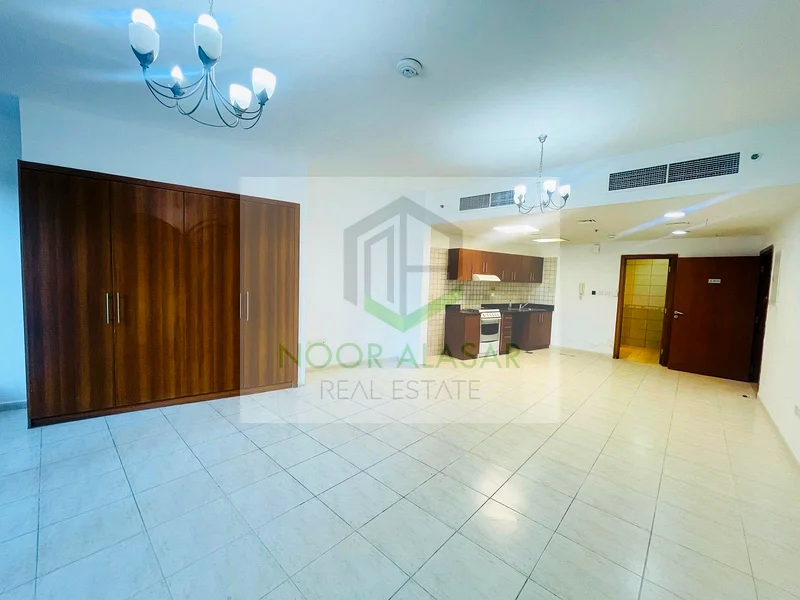 Ready To Move || Huge Size || With Parking,Pool,Gym63731455959555110