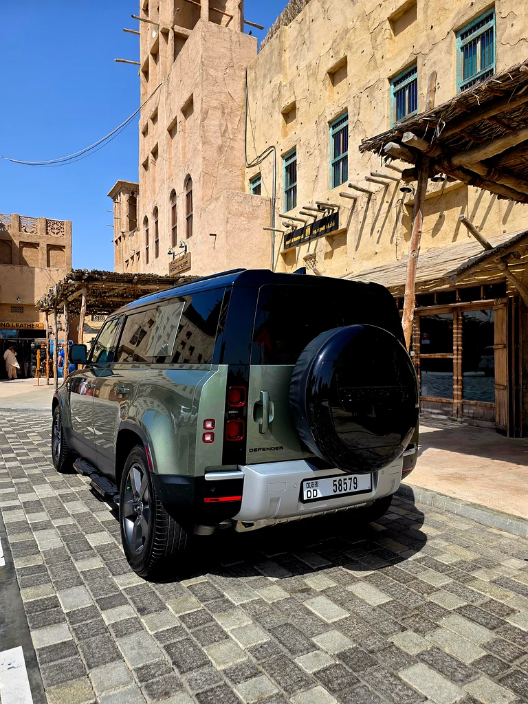 Land Rover Defender 110s P300 – Pangea Green63612091170306112