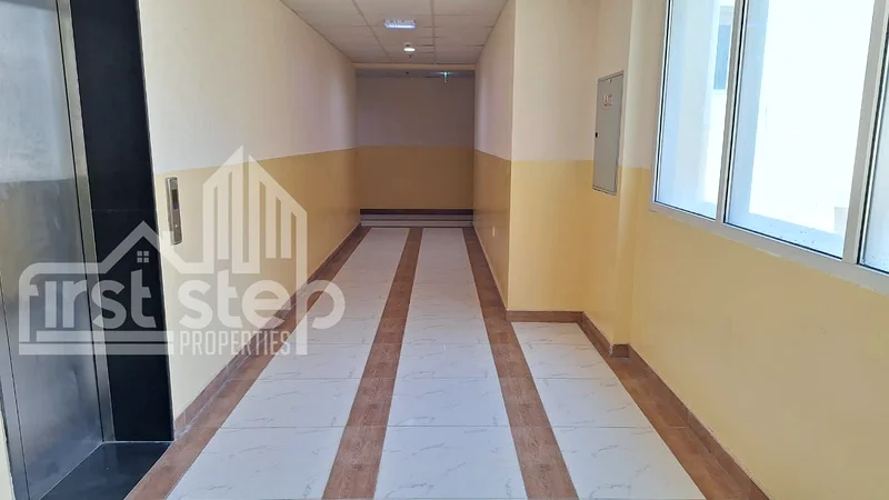 مجمع عمالة نظيف في جبل علي الصناعية مع مرافق فاخرة63616025220867114