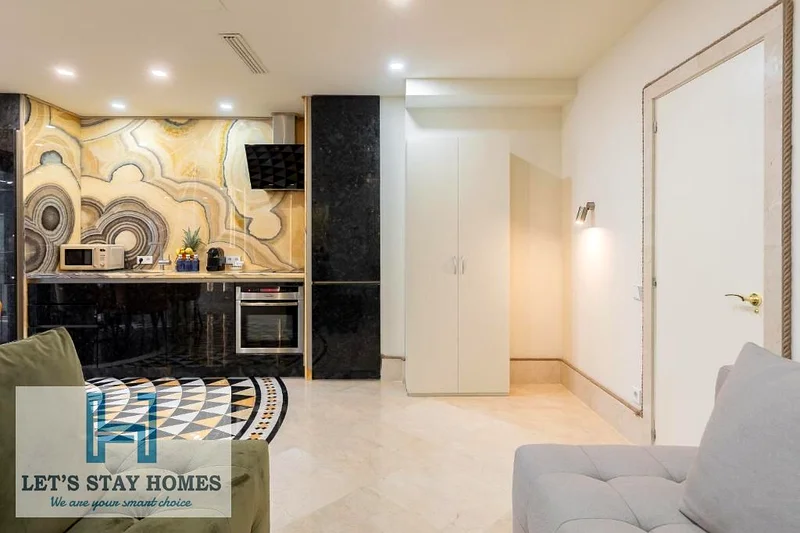 Spacious | One Bedroom | Kitchen | Near Metro | Access to Pool and Gym63828707597185114