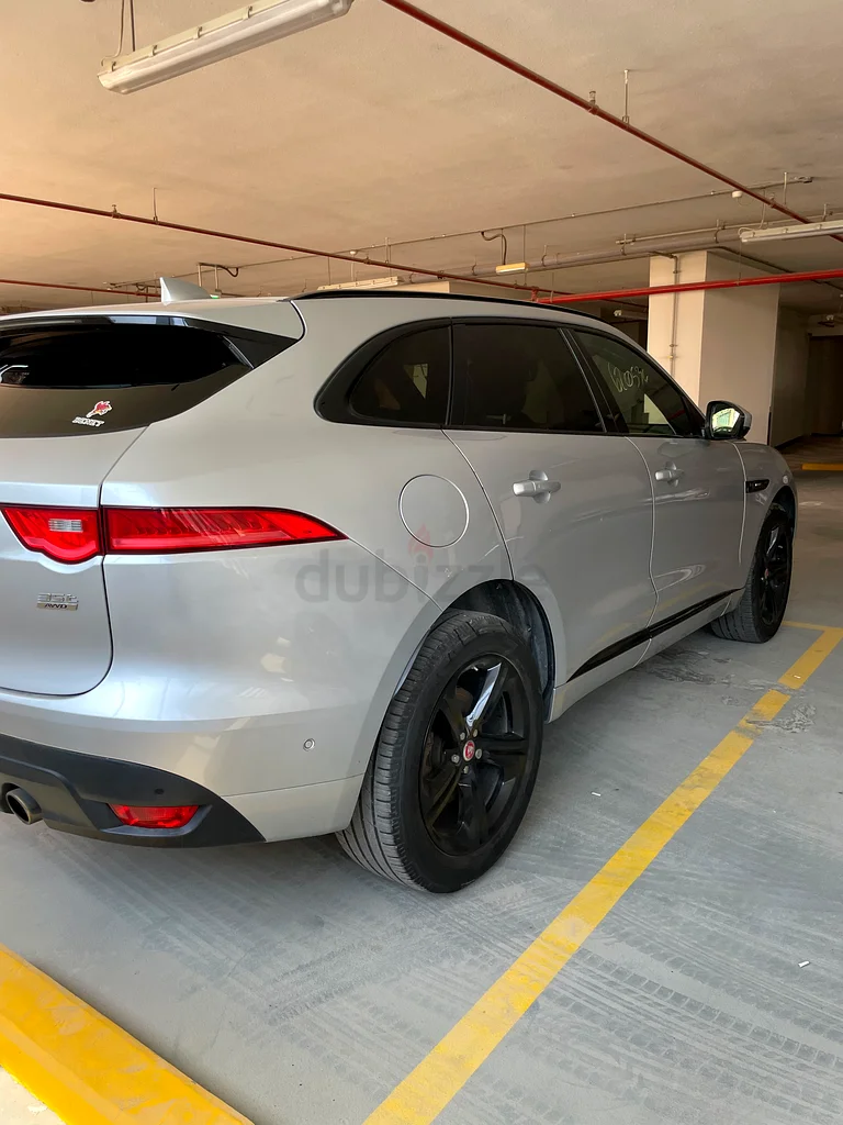 2017 جاكوار F-PACE R-SPORT 35t 4DR AWD63613735682562113