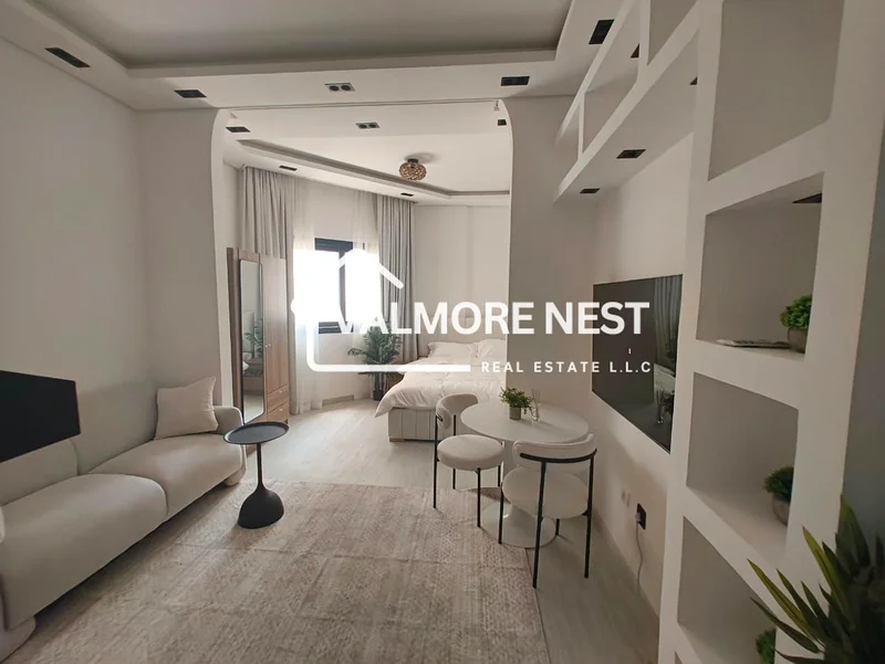Fully furnished I Upgraded Unit I Available in 12 cheques63778150256514110