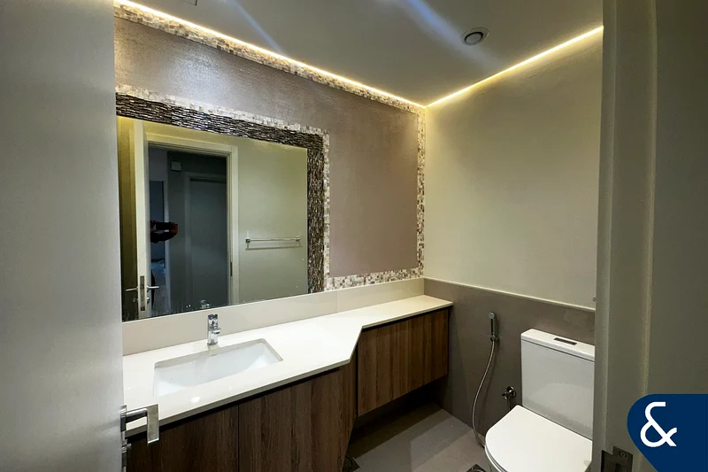 Fully Upgraded | Prime Location | Must See63750835538818113