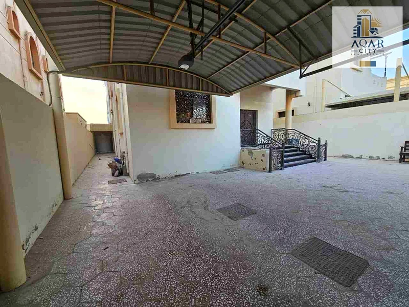 بسعر يشمل الكهرباء والمياه وتكييف الهواء، تصميم عصري ومميز وتشطيبات فاخرة63871395184386112