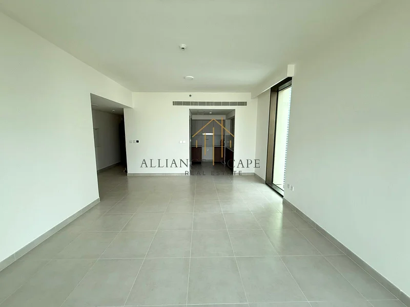 🏙️ جديد بالكامل | شقة 3 غرف نوم في كريك بالاس | 260 ألف درهم فقط! 🏙️63761028108547113