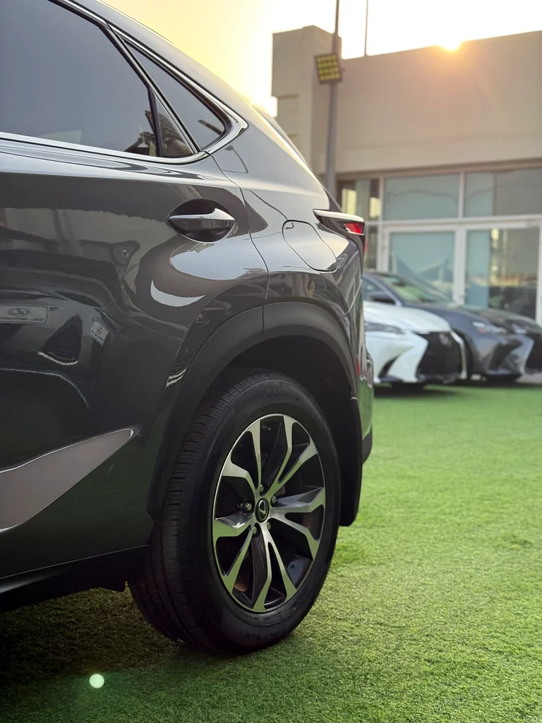 Lexus NX200t F-SPORT63612072649346113