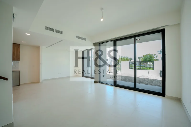 Brand New  3Bed Townhouse | Single Row | Next to Entry Exit63951831137283113