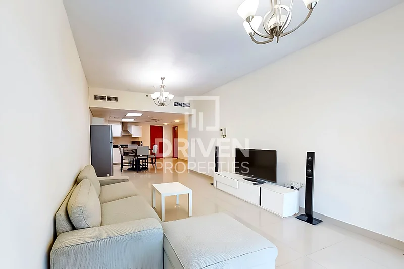 Spacious and Bright Unit | Well Maintained63925515753345114