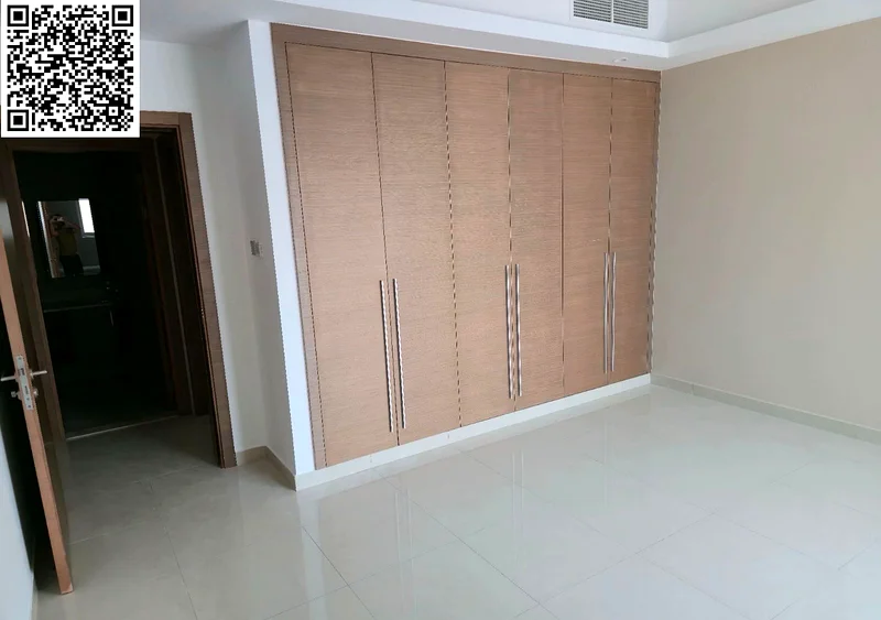 Gym and swimming pool with two rooms, a hall with 3 bathrooms, a balcony, built-in wardrobes, central air conditioning, a large kitchen equipped with63810438810497114