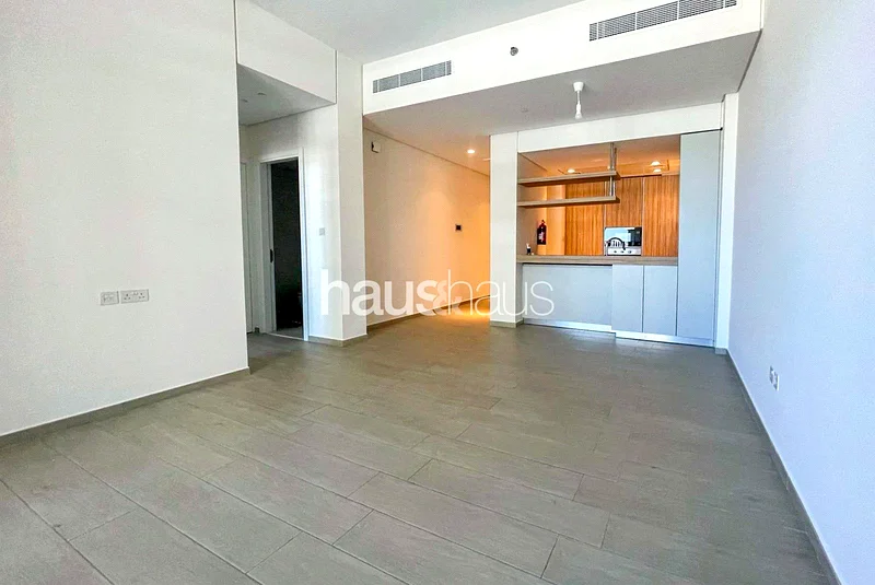 Park View | Generous Layout | Vacant on Transfer64014079917187110