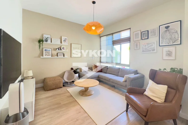 Spacious 4+1 BR Villa | Huge Plot | Near Amenities63727121373827110