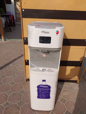 Bottom load water dispenser