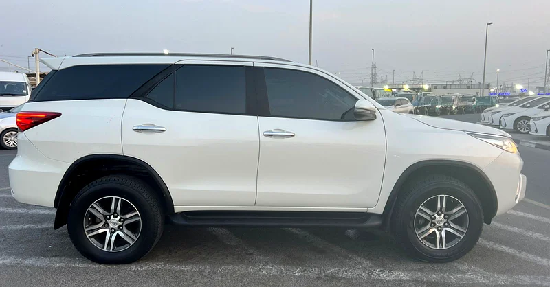 2019 Toyota Fortuner EXR 2.7 L V4 -AWD 4x4 - Rear CAM - Cruise Control - No accident -63613132373762114