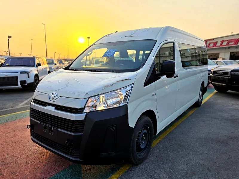 Toyota Hiace High Roof Diesel 2.8L A/T With SunRoof 202563612449209729114