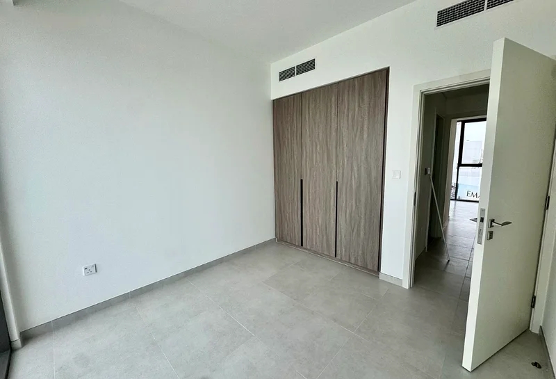 Corner unit | on pool & park | ready63733974668929114