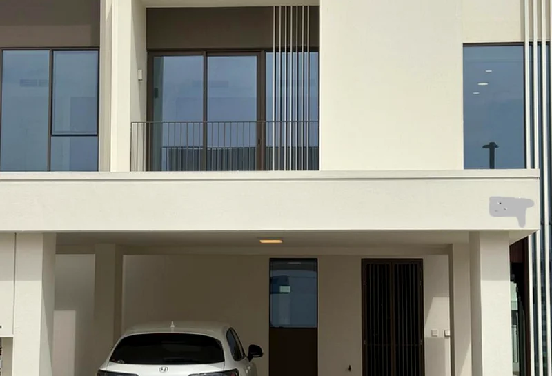 Corner unit | on pool & park | ready63733974668929110