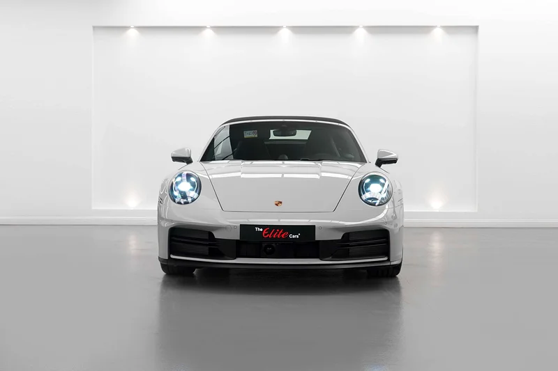 2025 PORSCHE 911 CARRERA CABRIOLET / GCC / LOW MILEAGE  / SOFT TOP CONVERTIBLE / DEALER WARRANTY63612076478083114