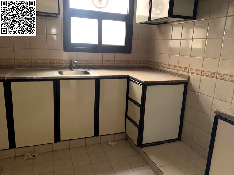 غرفة نوم رئيسية، وصالة، وسكان أول، مع حمامين وشرفة بتشطيبات سوبر ديلوكس. يتميز بموقعه الحيوي، ج63718756630913114