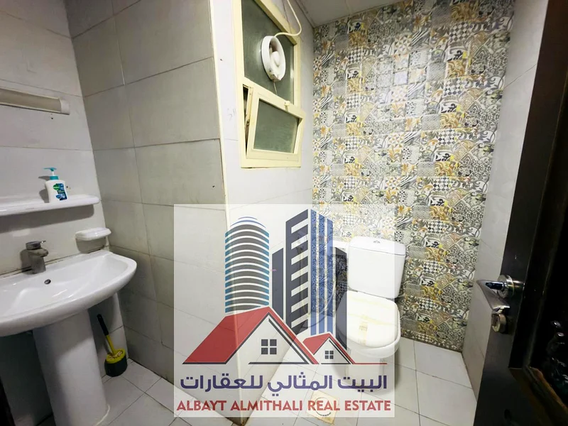 شقة بغرفة نوم واحدة للإيجار – عجمان الروضة 2  📍 الموقع: شارع تونس، خلف جسر الروضة  بالقرب من إشارة عبaya  سهولة الوصول إلى دبي والشارقة  ✨ شقة63723472577025114