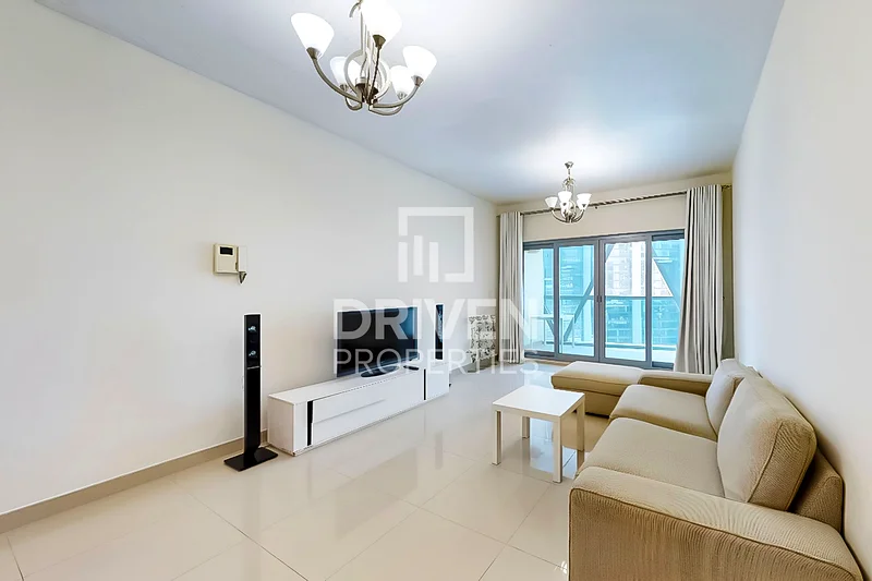 Spacious and Bright Unit | Well Maintained63925515753345111