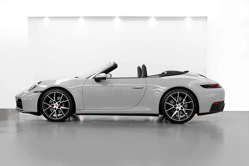 2025 PORSCHE 911 CARRERA CABRIOLET / GCC / LOW MILEAGE  / SOFT TOP CONVERTIBLE / DEALER WARRANTY63612076478083111