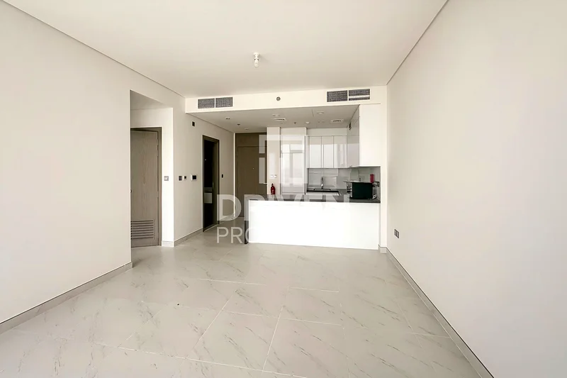 Stunning Lake View | Elegant and Unique Layout63750450456067110