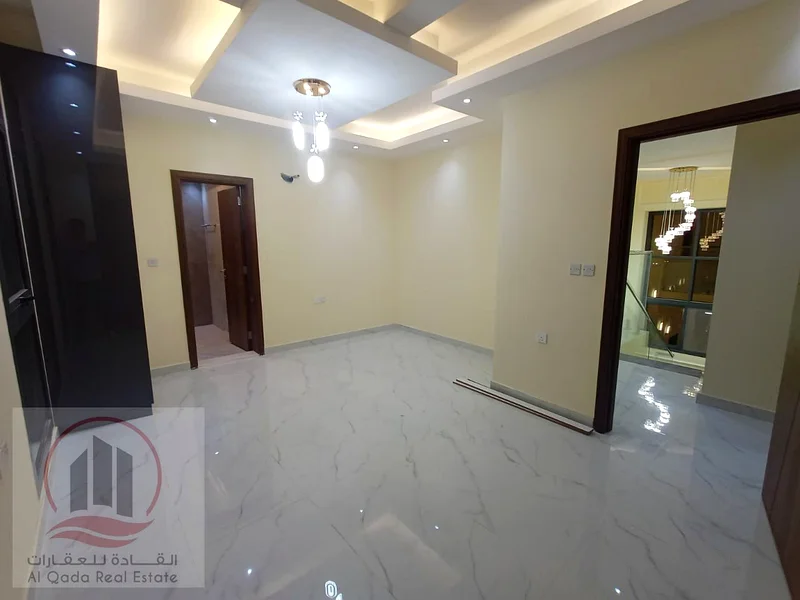 فيلا للبيع، متضمنة رسوم التسجيل، في عجمان آل هيويو. 6 غرف نوم رئيسية، وصالة، وقاعة، وغرفة خادمة. ملكية حرة لجميع الجنسيات63903396139777114