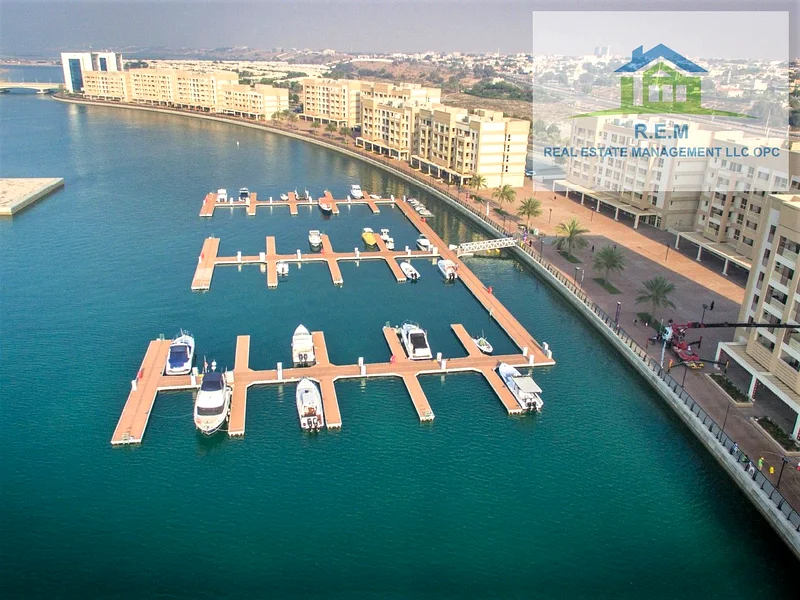 شقة مكونة من غرفتي نوم مع إطلالة على المارينا والبحيرة بالكامل - مؤثثة بشكل جميل63813839405699110
