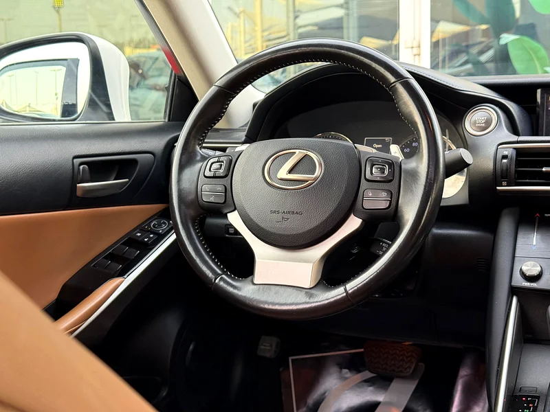 Lexus IS300 platinum63612074386306114